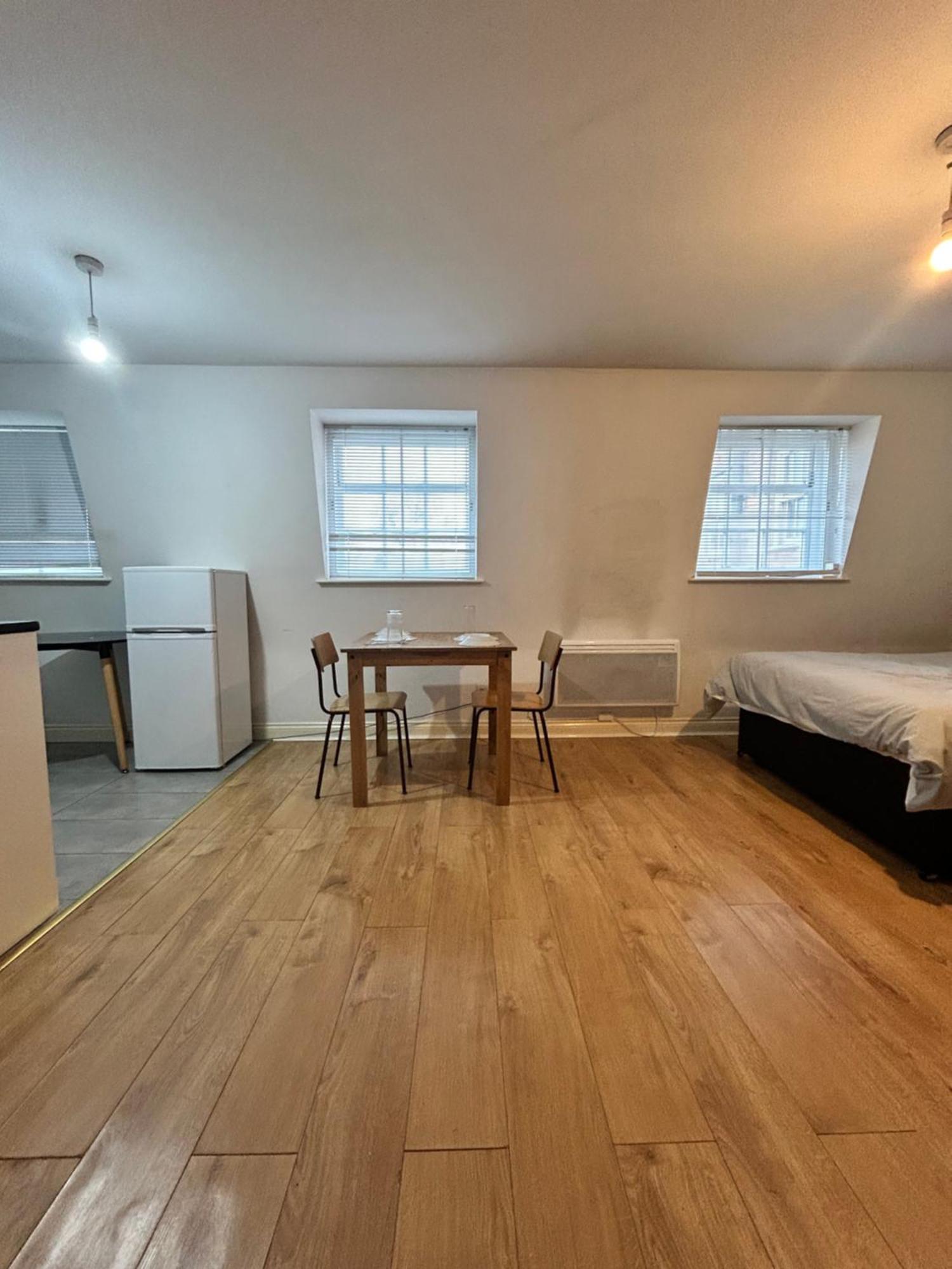Leicester Studio At City Centre With Free Parking Bagian luar foto